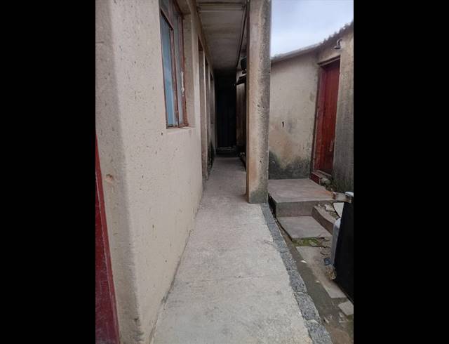 8 BEDROOM HOUSE FOR SALE IN TEMBISA